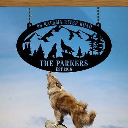 Custom Howling Wolf Sign, Wolf Wall Art, Animal Sign, Personalized hunting sign, Hunter Gift, Family Name Sign, Outdoor Decor, Man Cave Sign