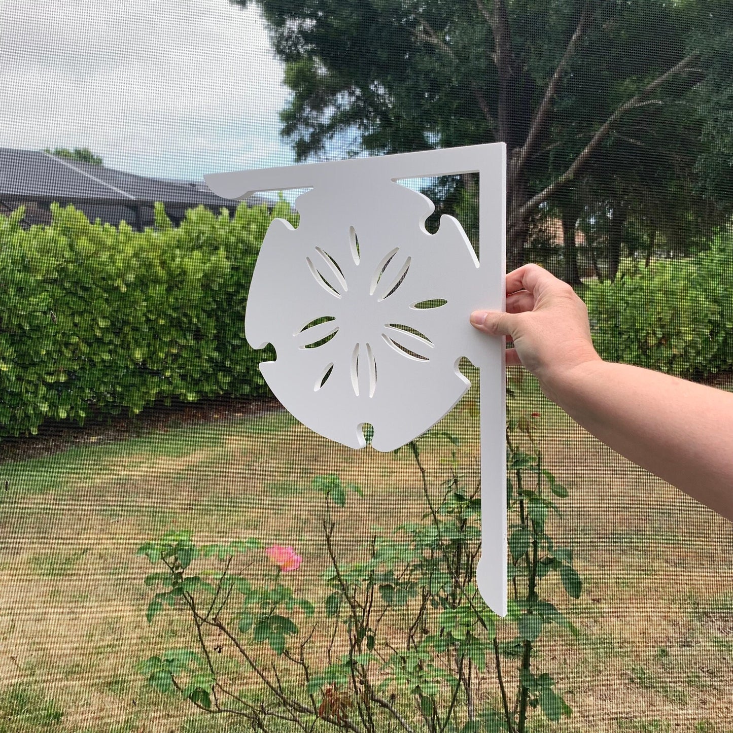 Sand Dollar Mailbox Bracket - Coastal Outdoor Decor, 12x16 inch