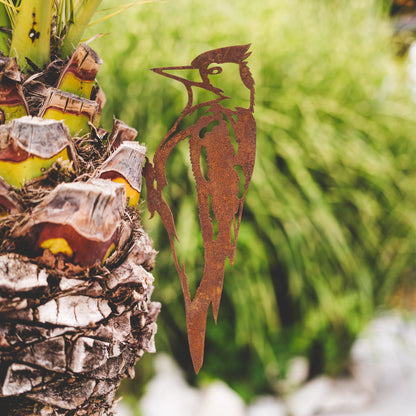 Woodpecker Garden Stake made of Corten Steel | Handcrafted Tree Decoration | Perfect Gift for Birdwatchers | Rustic Garden Decoration